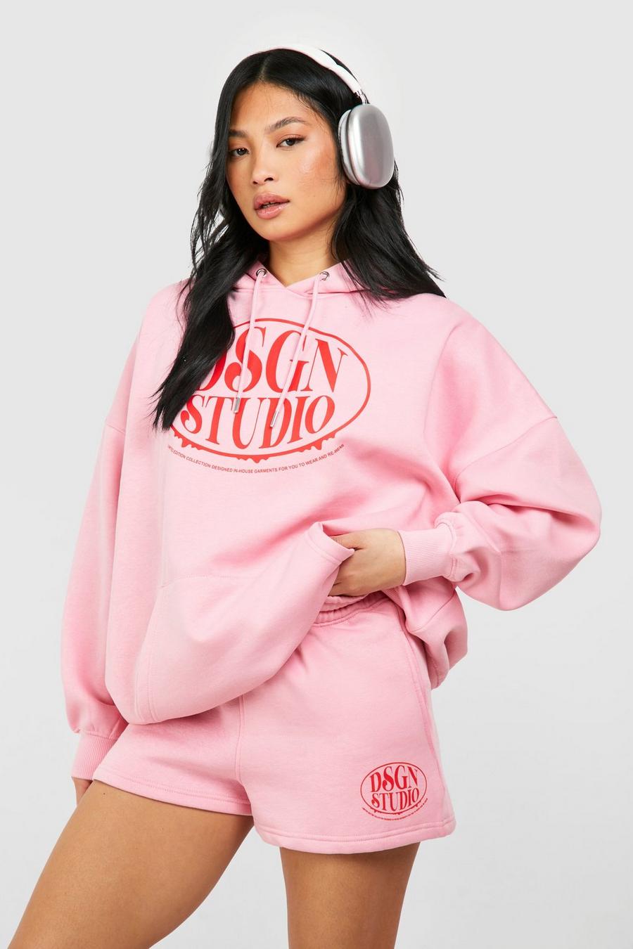 Pink Petite Dsgn Studio Hoodie och shorts med slogan