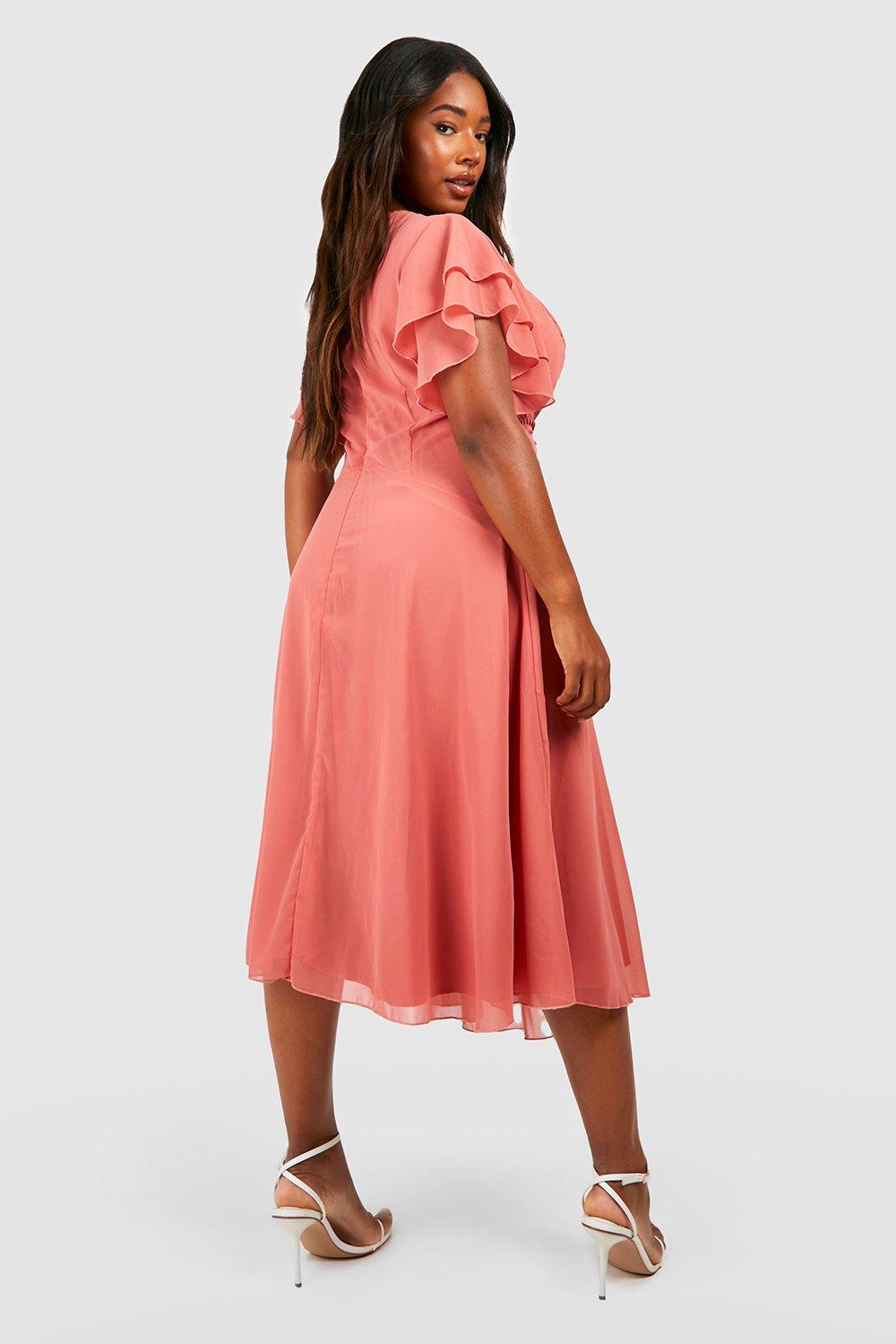 Vestito midi Plus Size da cerimonia in chiffon con maniche ad angelo boohoo IT