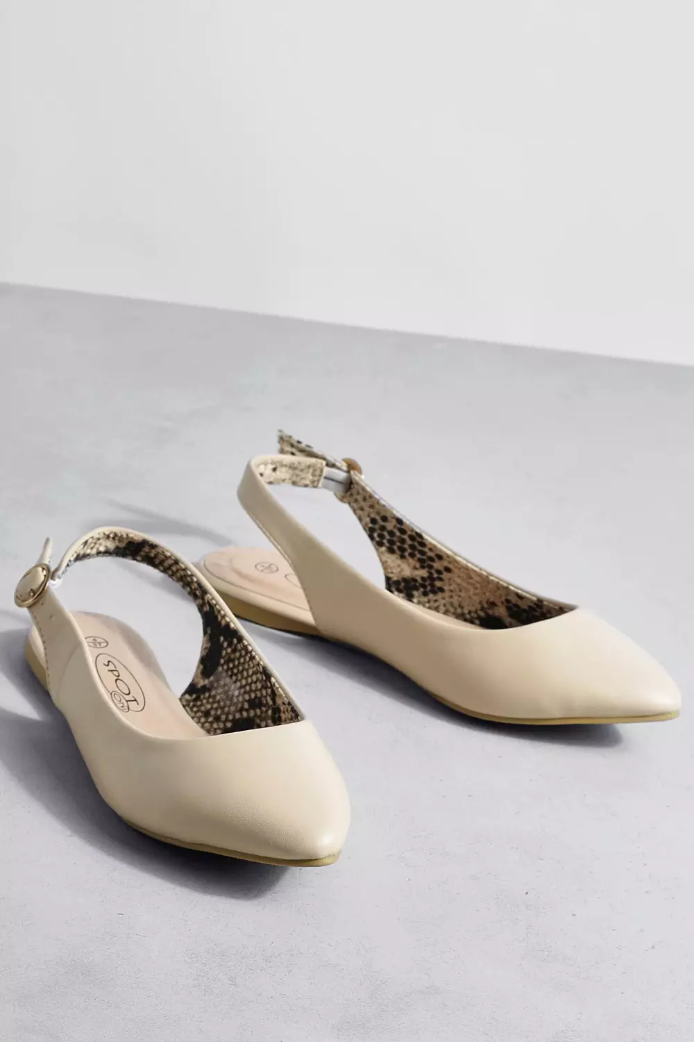 Cream store pointed flats