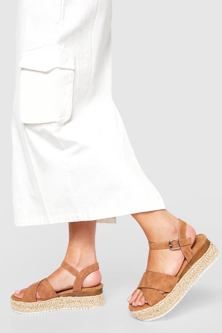 Tan marrone Wide Fit Crossover Strap Flatforms