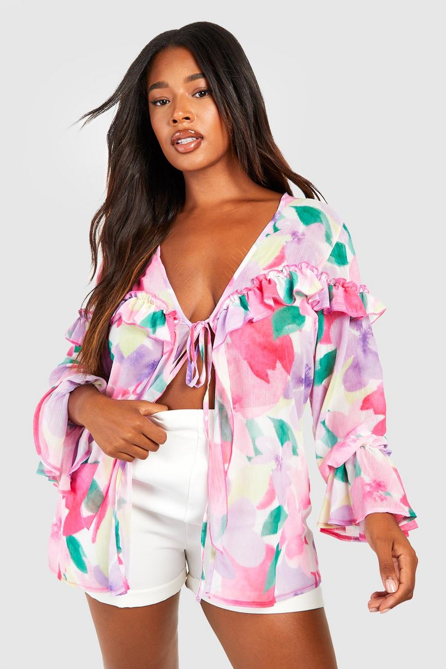 Plus geschnürte Rüschen-Bluse mit pastellfarbenem Blumenprint, Pink image number 1
