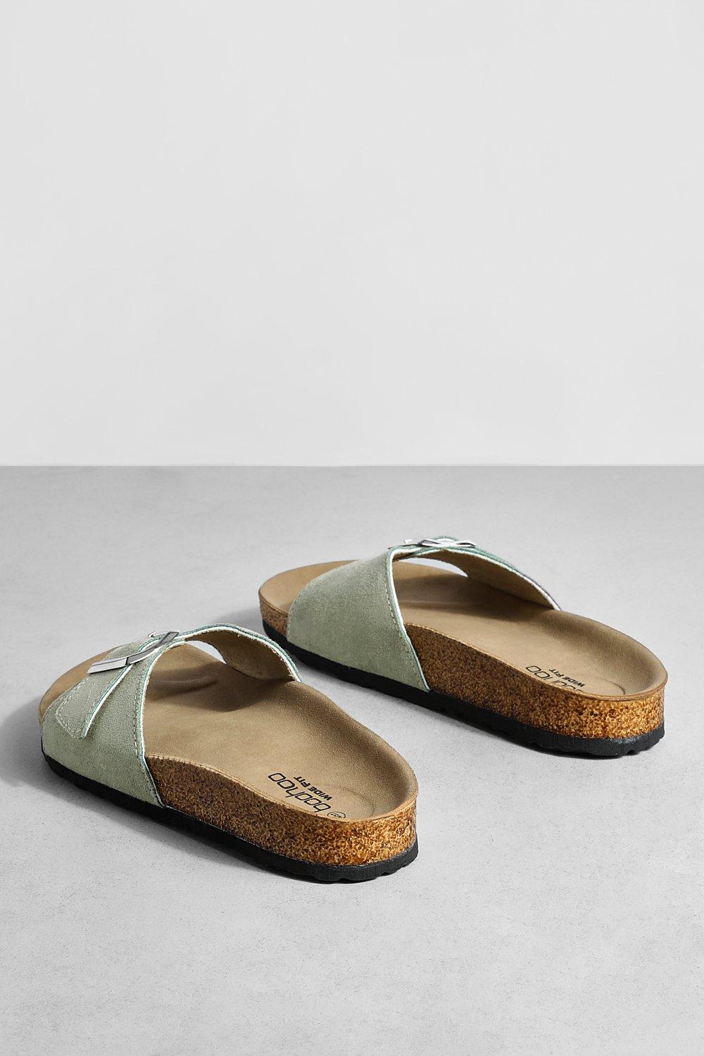 Brede Slippers Met Gesp En Voetbed