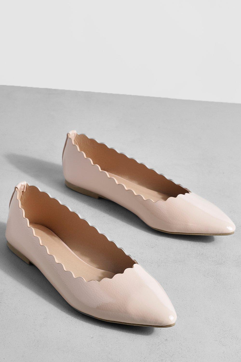 Scalloped best sale ballet flats