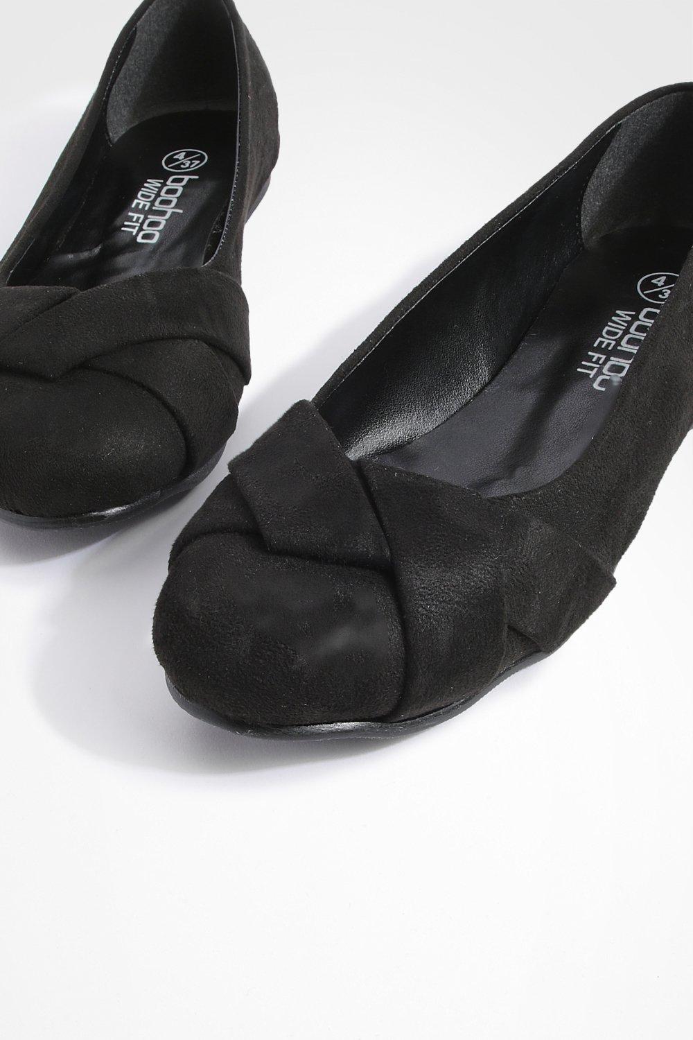 Ladies black flat hot sale shoes size 6