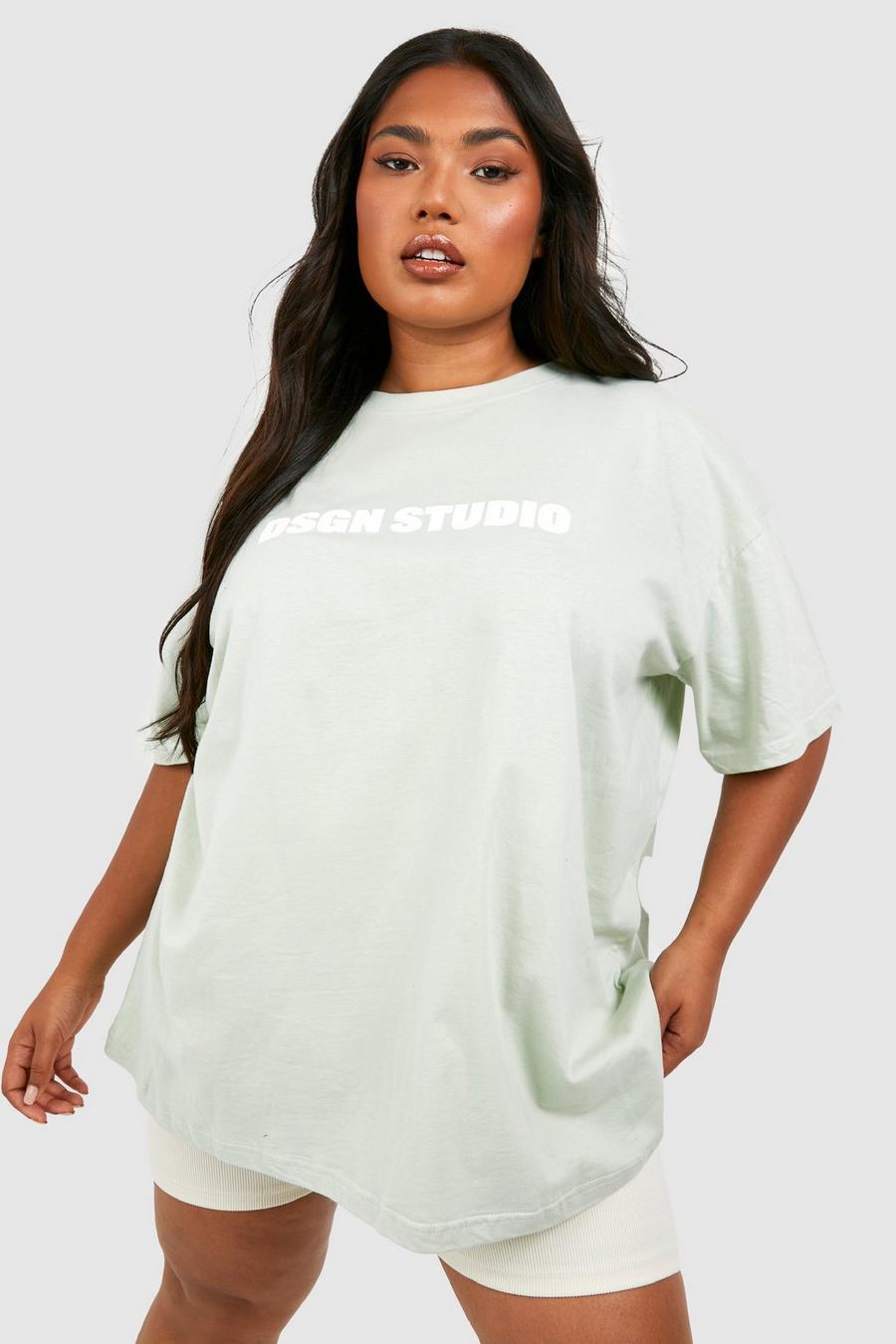 T-shirt Plus Size oversize con stampa Dsgn Studio sul petto, Sage verde
