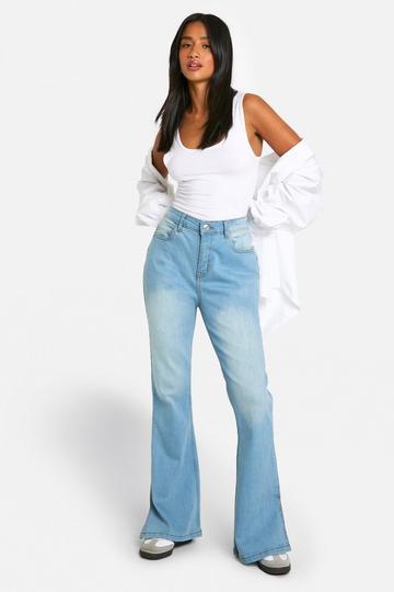 Petite Butt Shaper Stretch Flared Jeans light wash