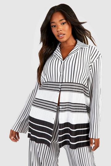 Plus Stripe Plisse Oversized Shirt black