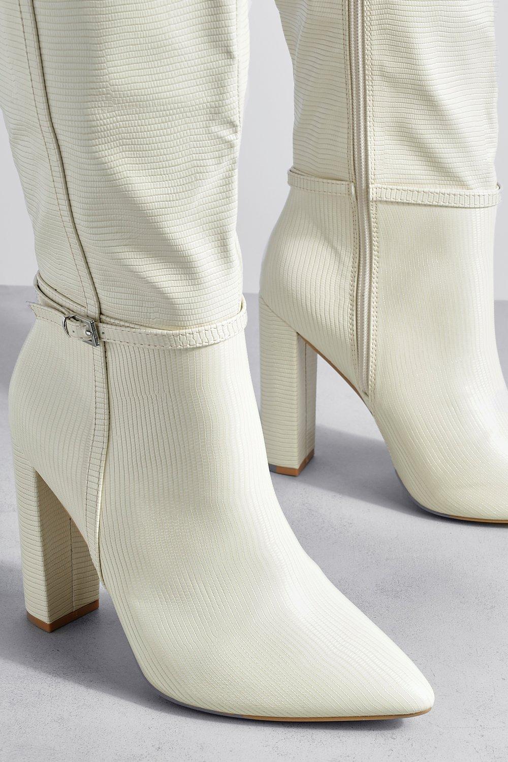 Boohoo white clearance boots