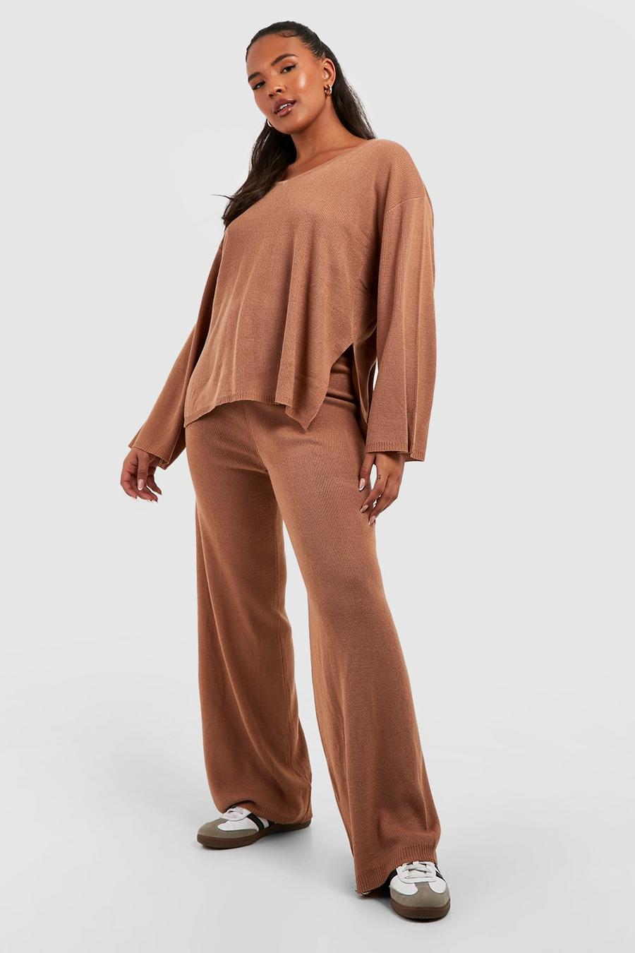 Set pantaloni Plus Size in maglia con scollo a V e spacco laterale, Camel