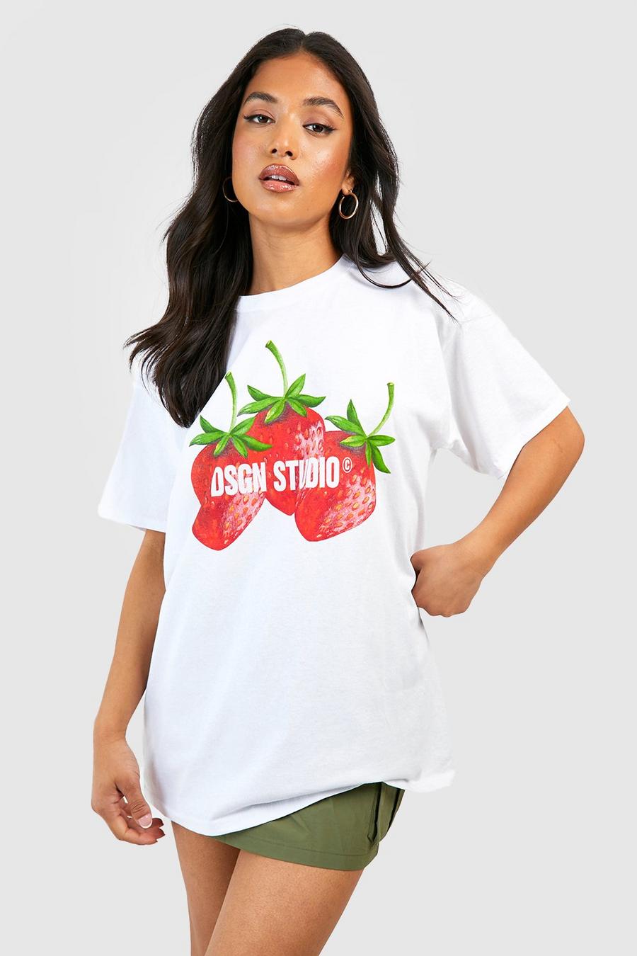 White vit Petite Dsgn Strawberry Print T Shirt