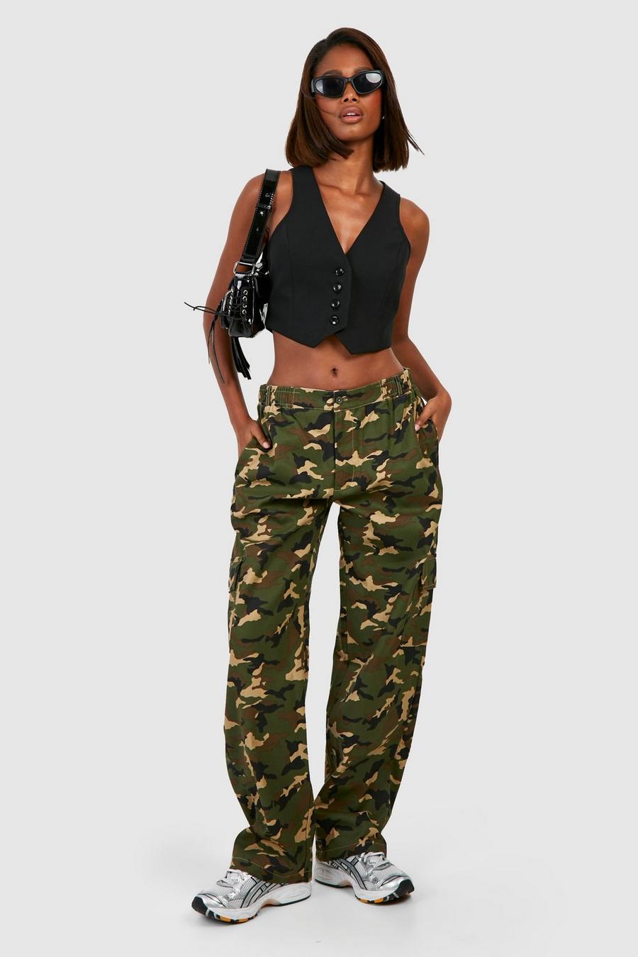 Pantalon large imprimé camouflage, Khaki image number 1