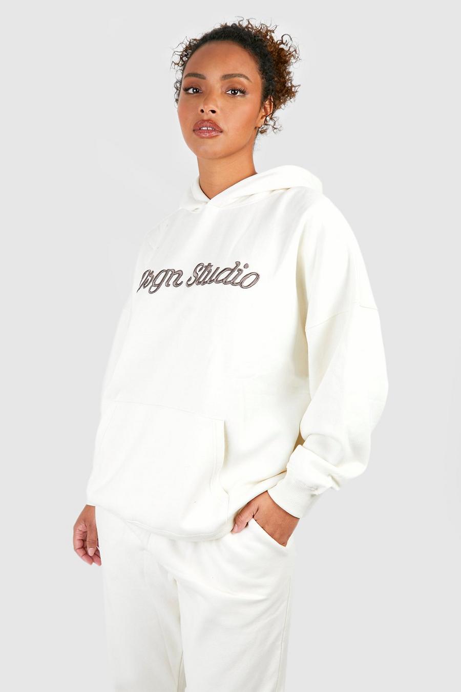 Ecru Plus Oversize hoodie med 3D-brodyr image number 1
