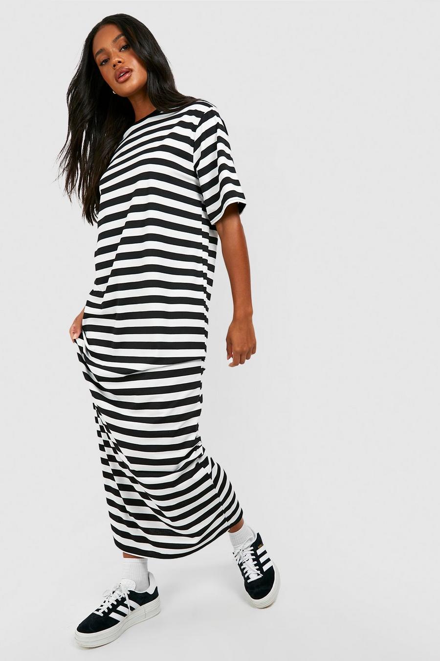 Black Oversized Striped T-shirt Maxi Dress image number 1