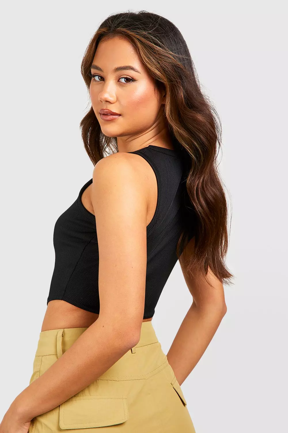 Black V Hem Rib Crop Top  alternative image
