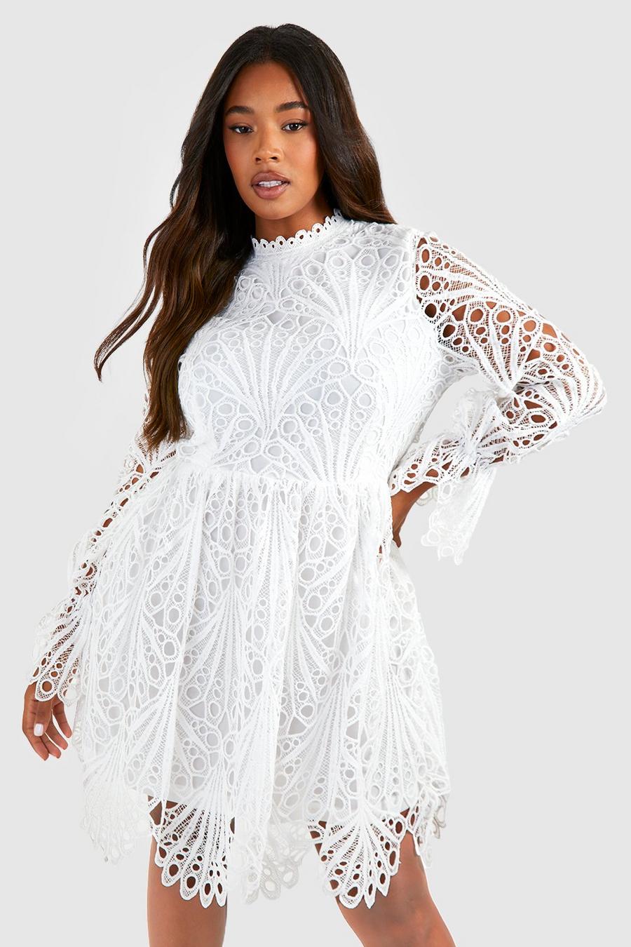 White Plus Flared Sleeve Lace Skater Dress 