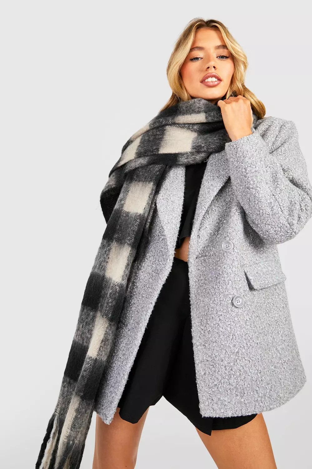 Black Chunky Dog Tooth Tassel Scarf  صورة بديلة