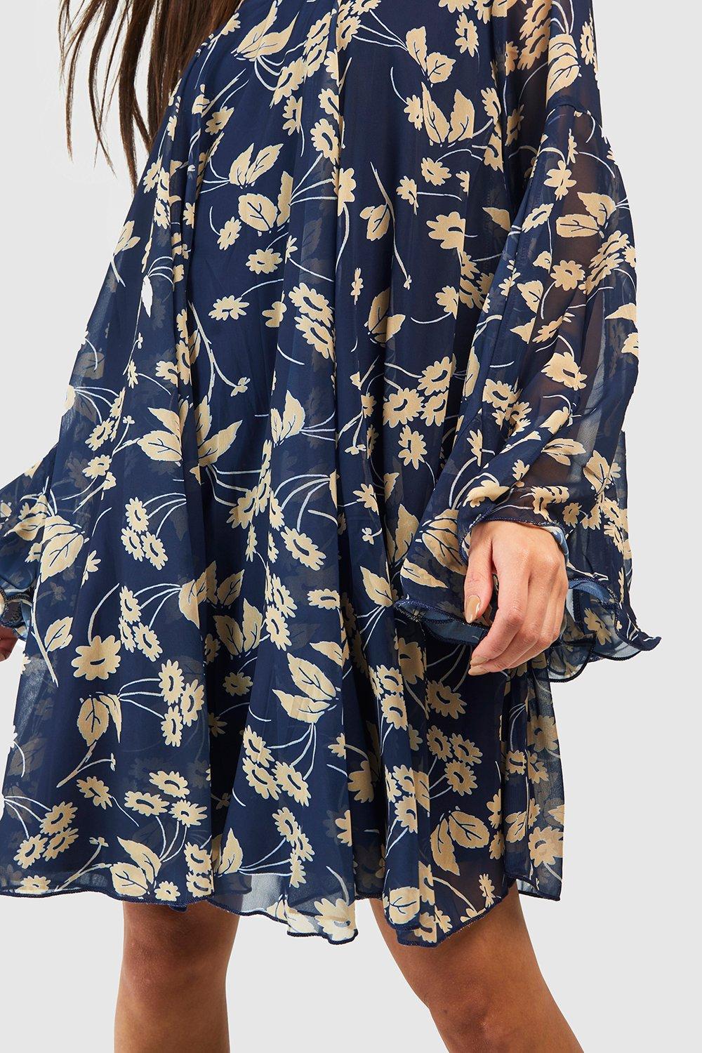 Boohoo navy sale floral dress