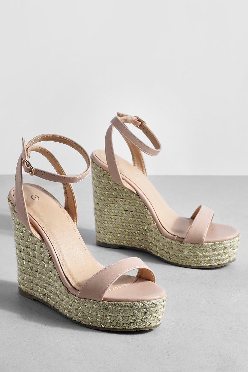 Round toe outlet wedge heels