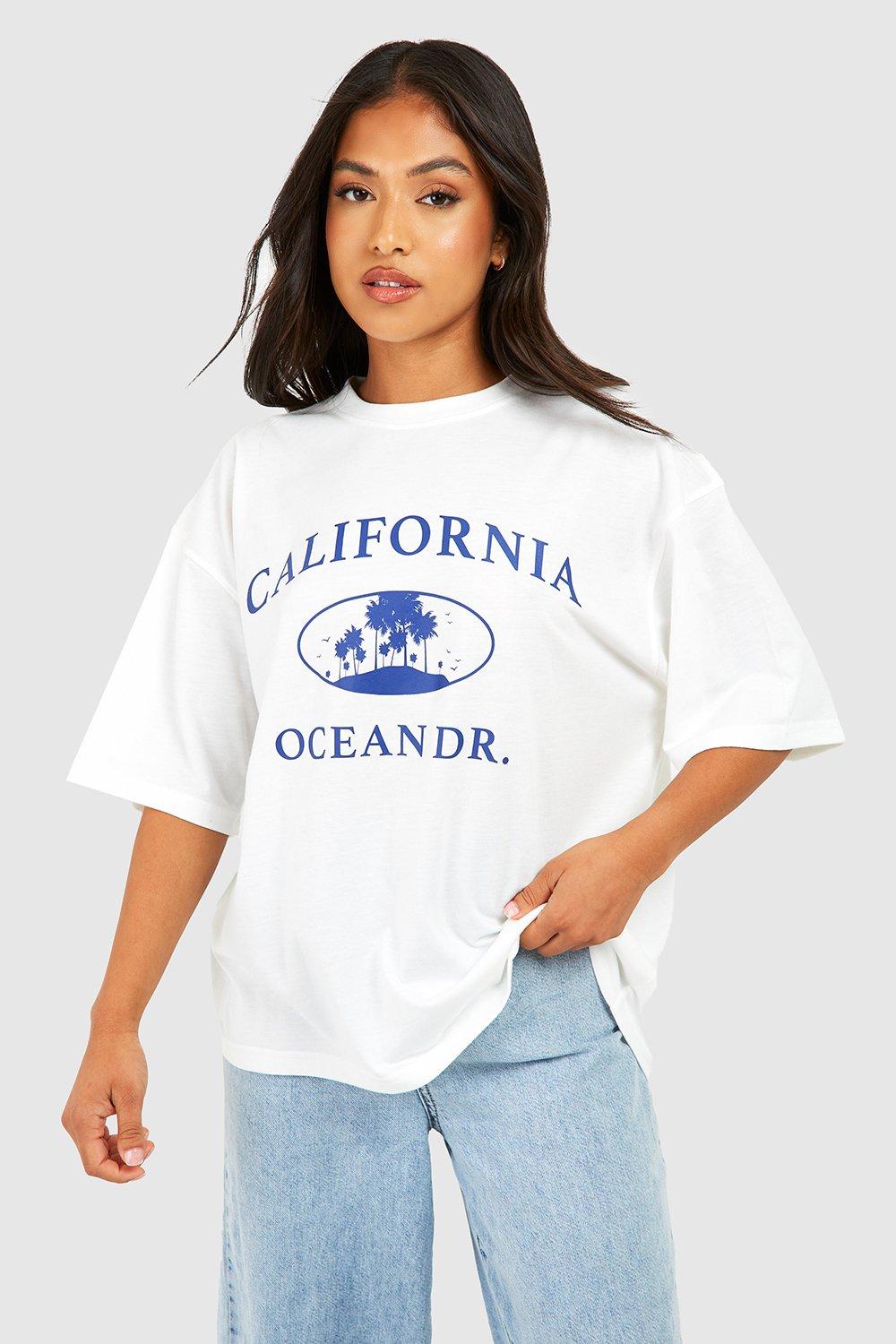 boohoo Petite California Slogan T-Shirt