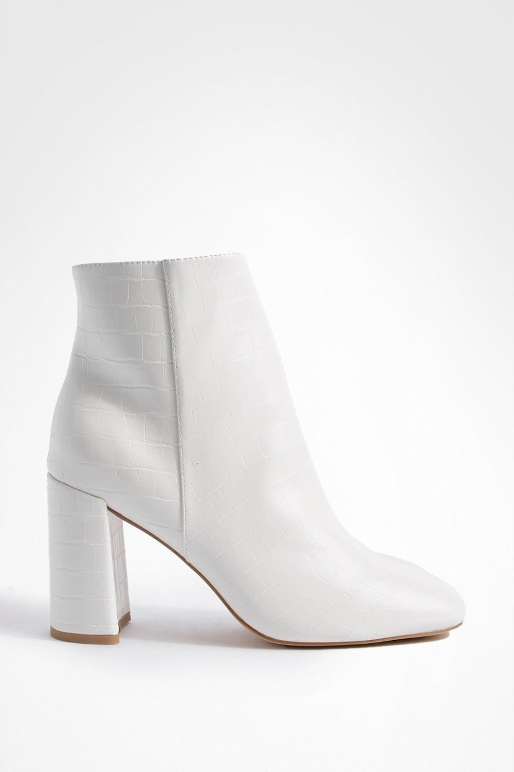 Boohoo Women s Round Toe Block Heel Ankle Boots White