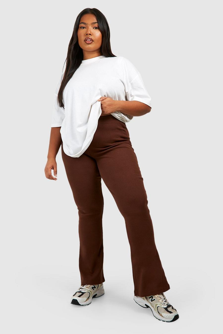 Pantaloni a zampa Plus Size Basic in cotone a coste con fondo goffrato, Chocolate image number 1