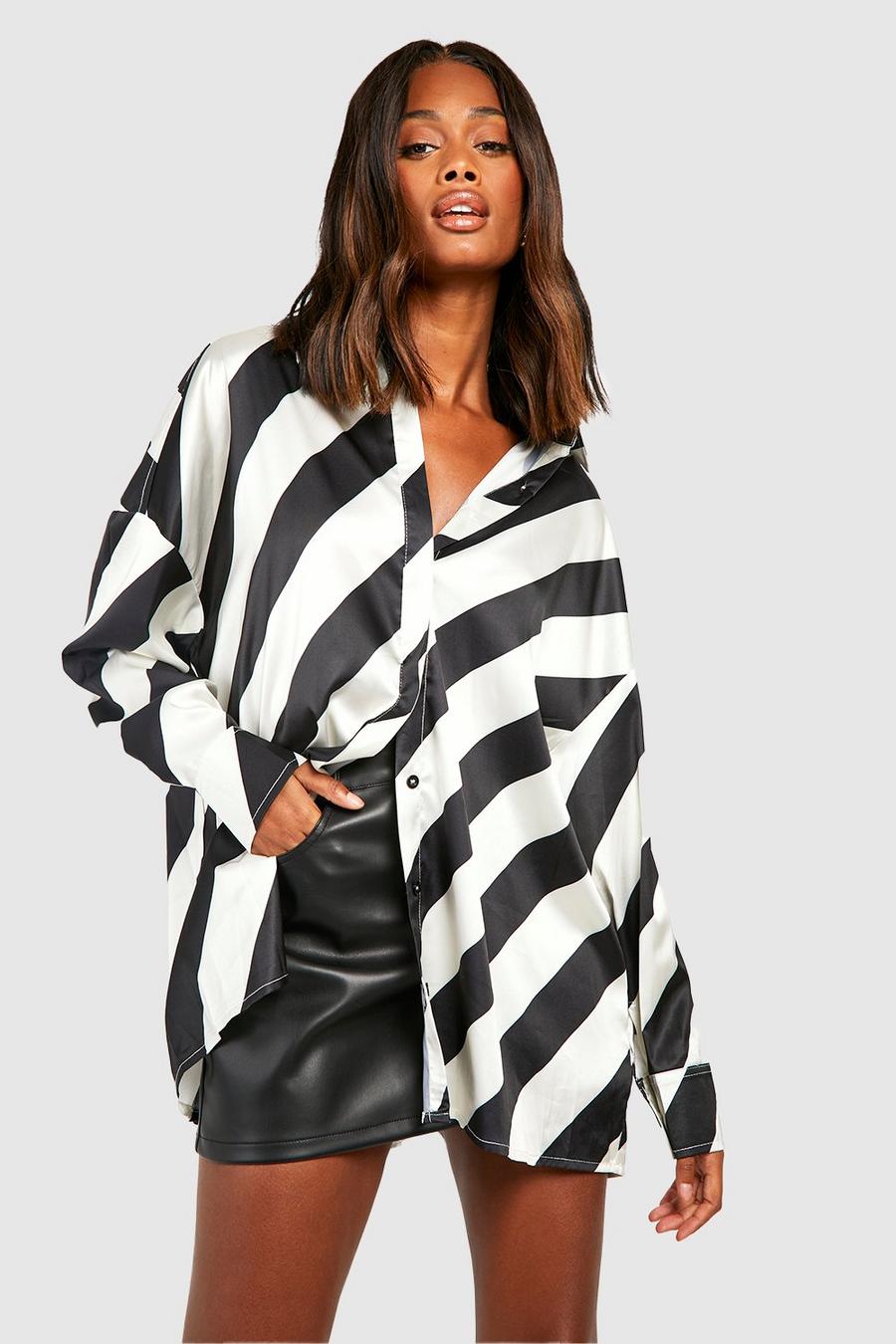 Camisa oversize con rayas diagonales anchas, Black image number 1