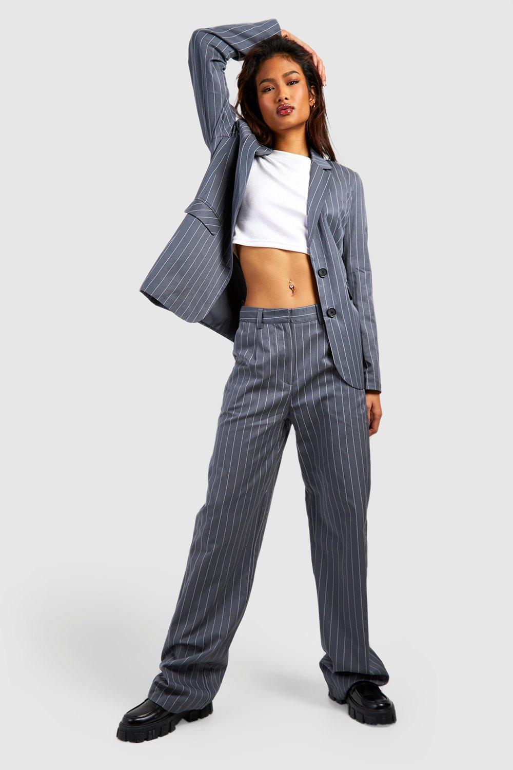 https://media.boohoo.com/i/boohoo/gzz68635_grey_xl_2/female-grey-tall-pinstripe-wide-leg-low-rise-pants