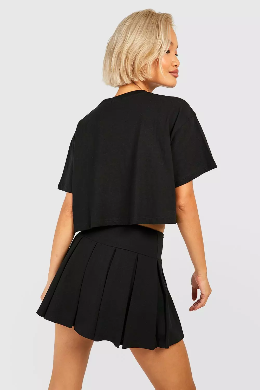 Black V Waistband Pleated Tennis Skirt alternative image