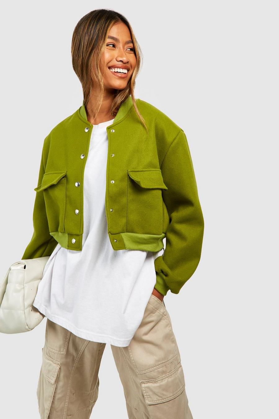 Olive grön Bomberjacka i ullimitation med dekorativ ficka