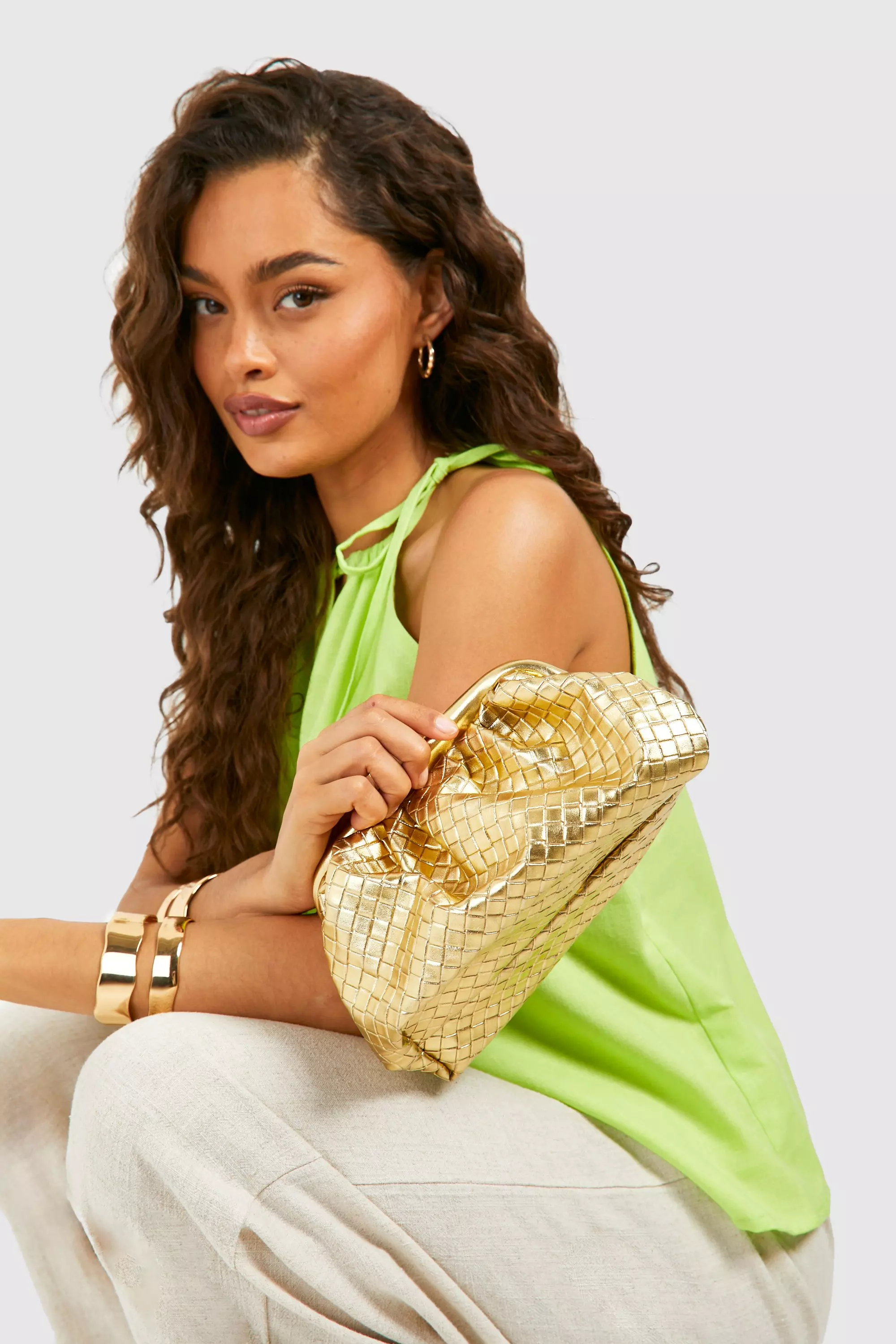 Woven clutch bag top