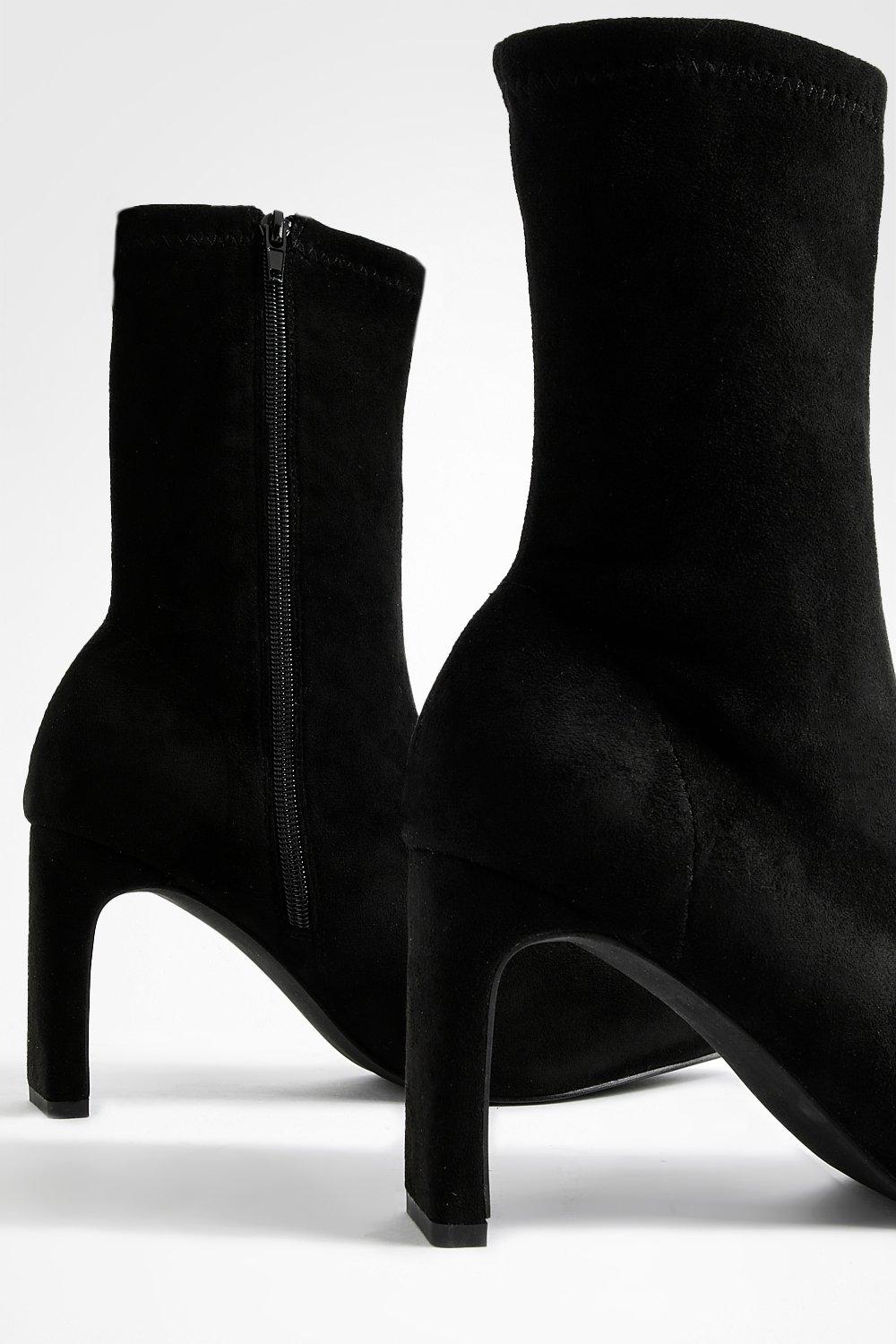 Flat pointed outlet toe boots