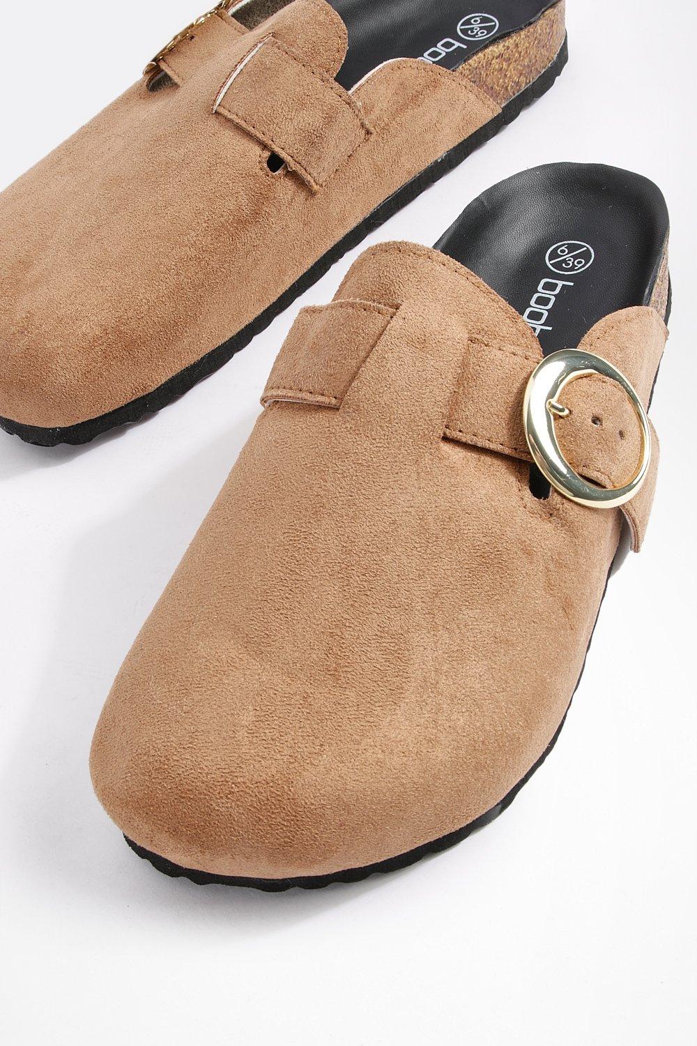 Circular Buckle Closed Toe Clogs