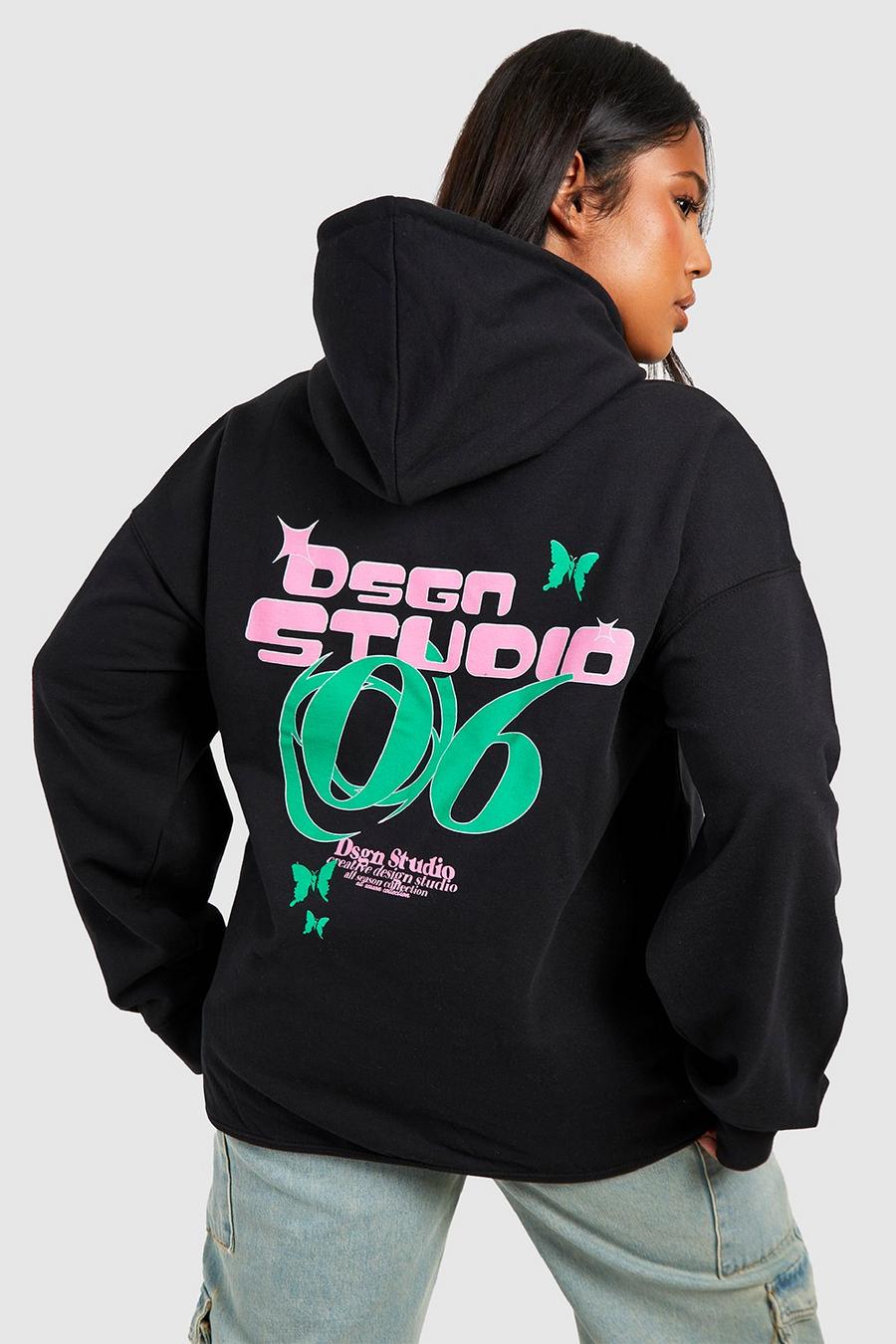 Black Plus Dsgn Studio Oversize hoodie med tryck på ryggen image number 1