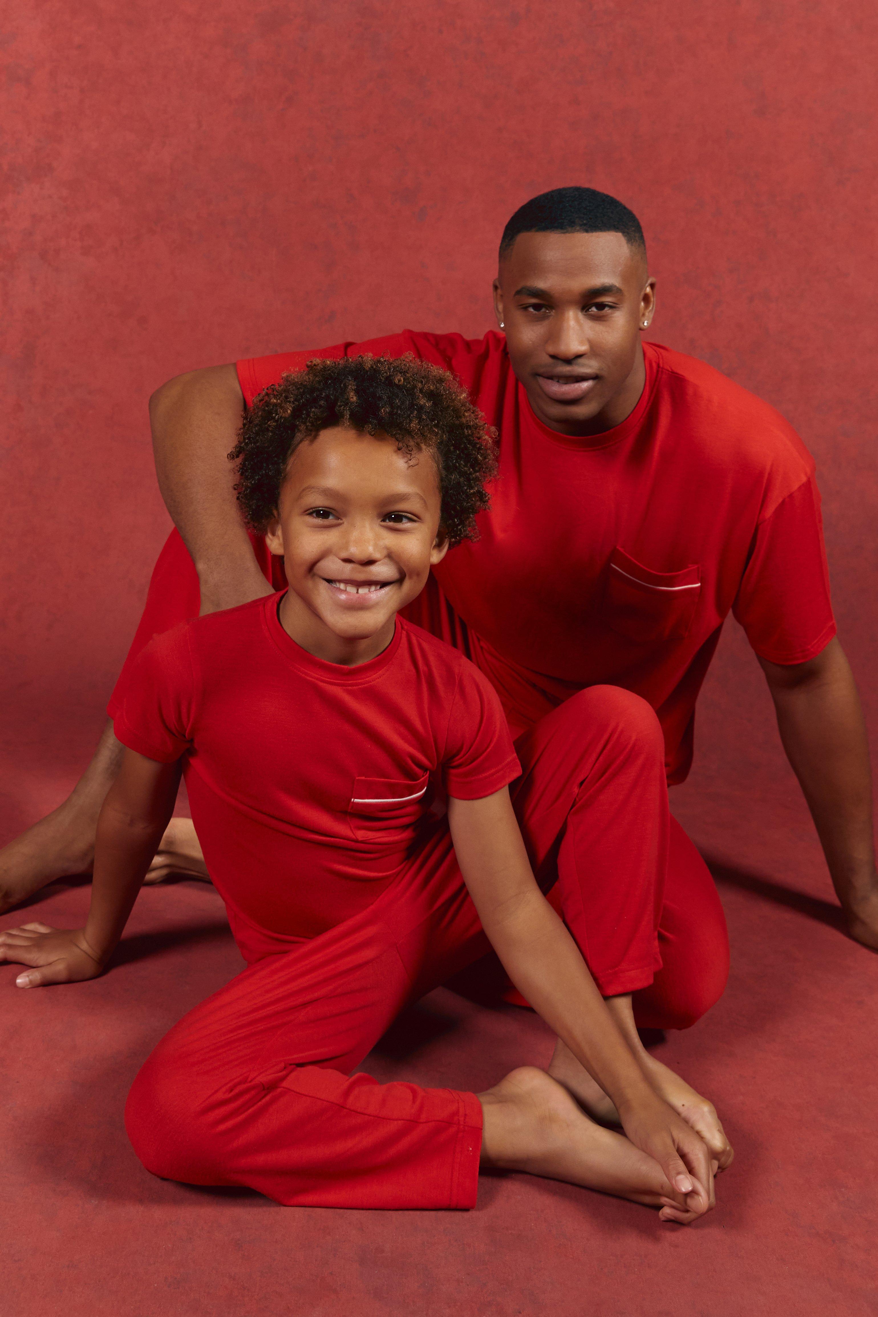 Family matching christmas hot sale outfits uk