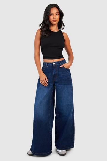 The Petite Wide Leg Jean washed indigo