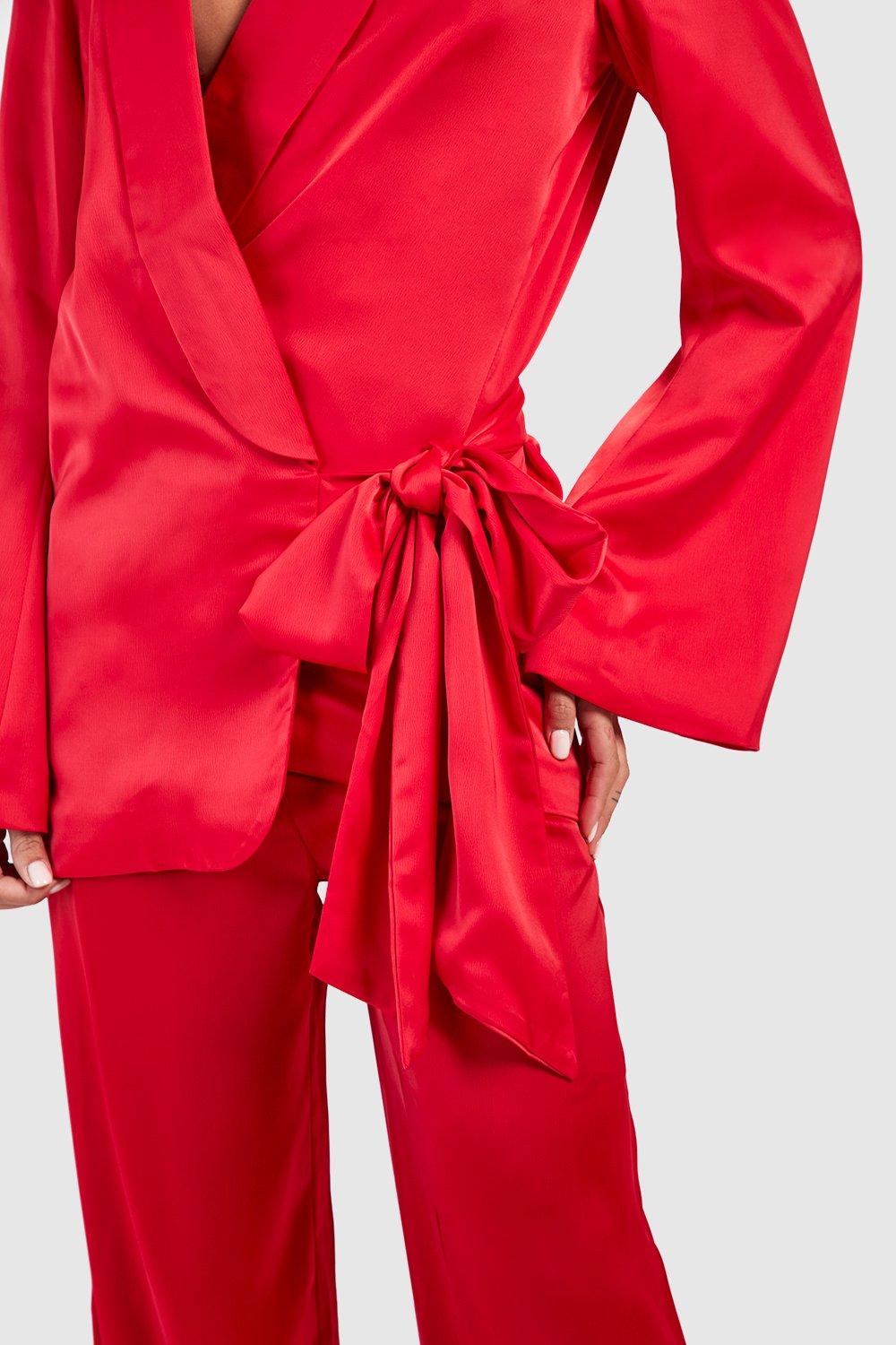 Textured Matte Satin Flared Sleeve Blazer boohoo
