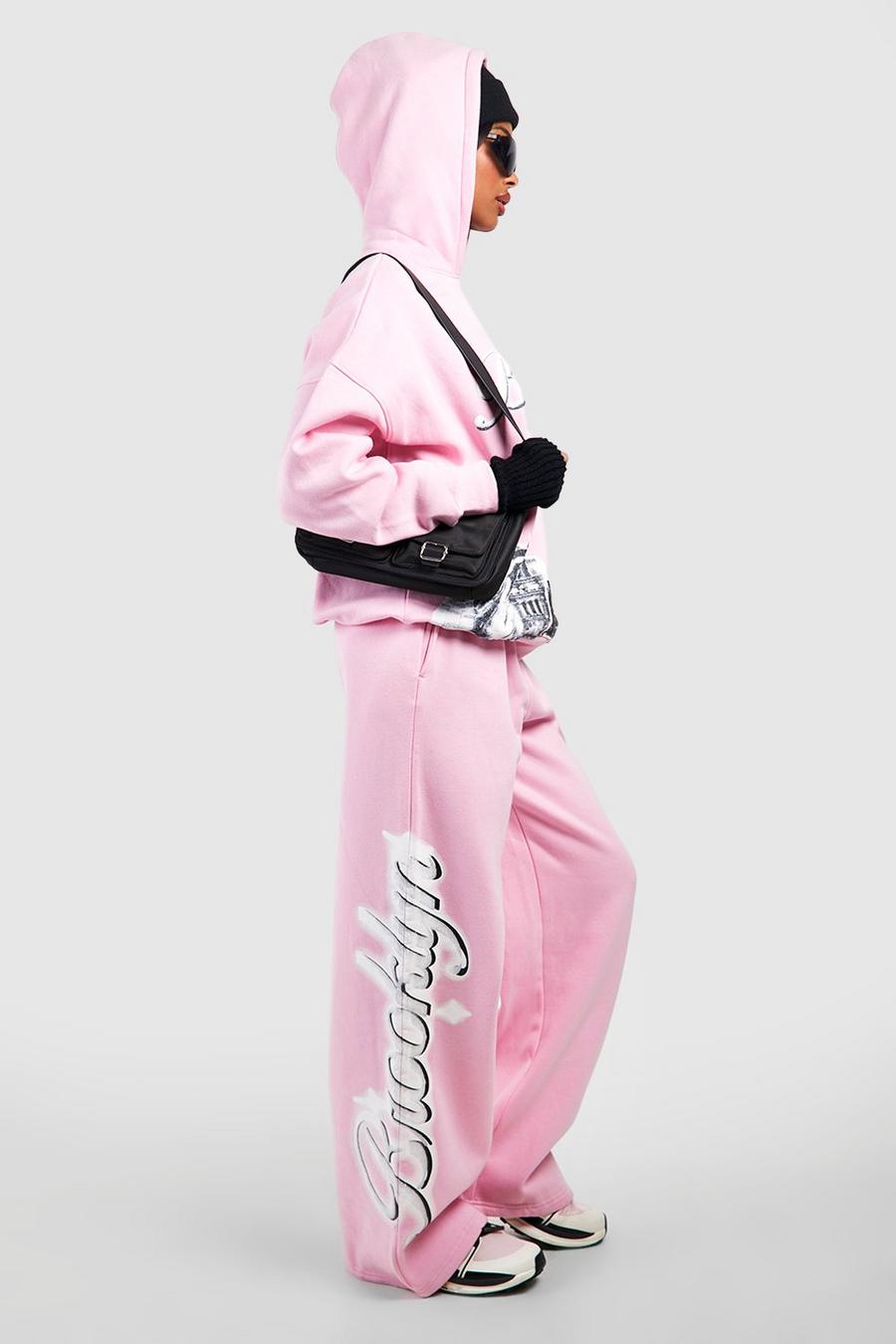 Pantalón deportivo recto con estampado de Brooklyn, Light pink image number 1
