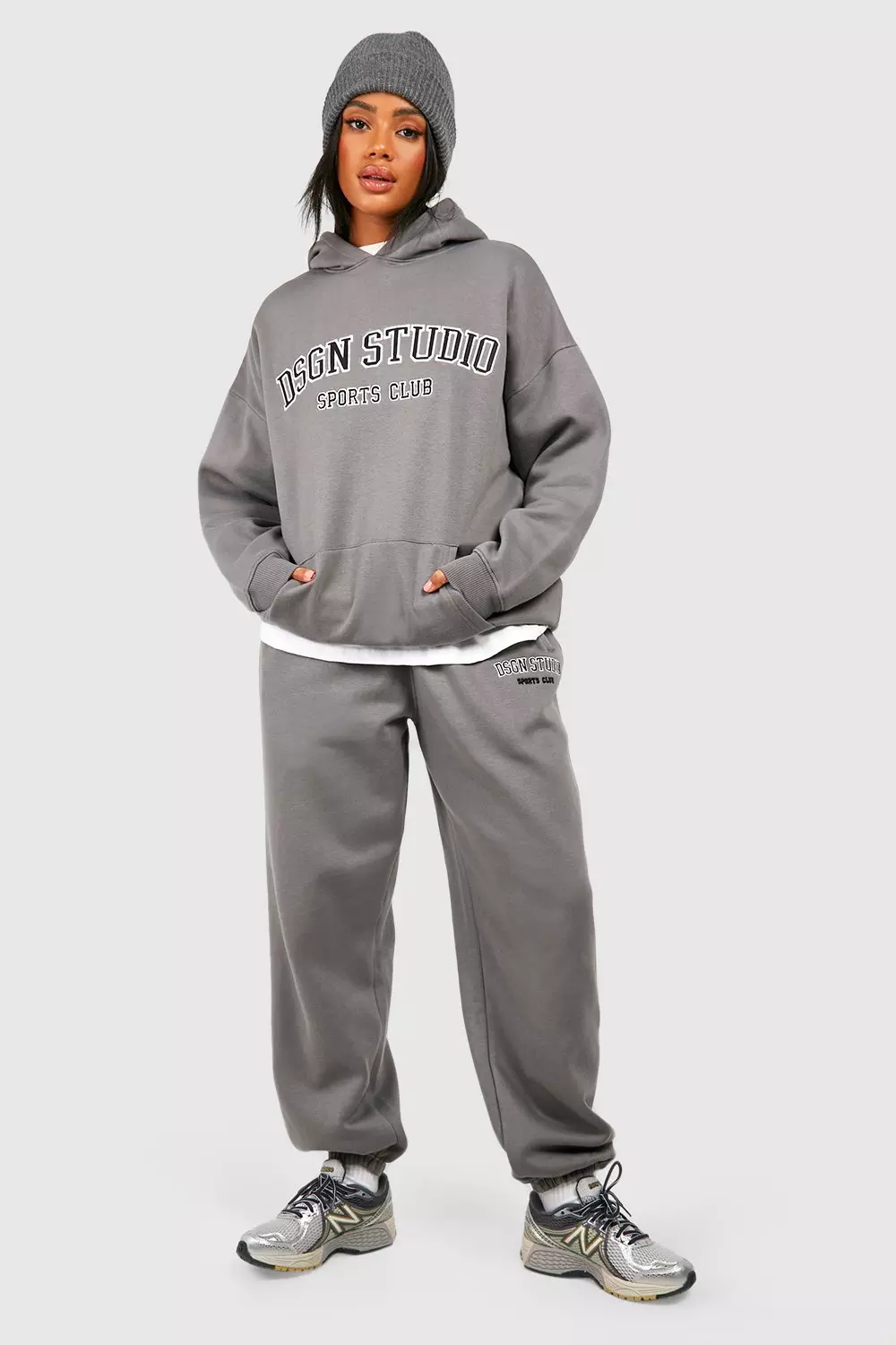 Navy Dsgn Studio Applique Oversized Jogger alternative image