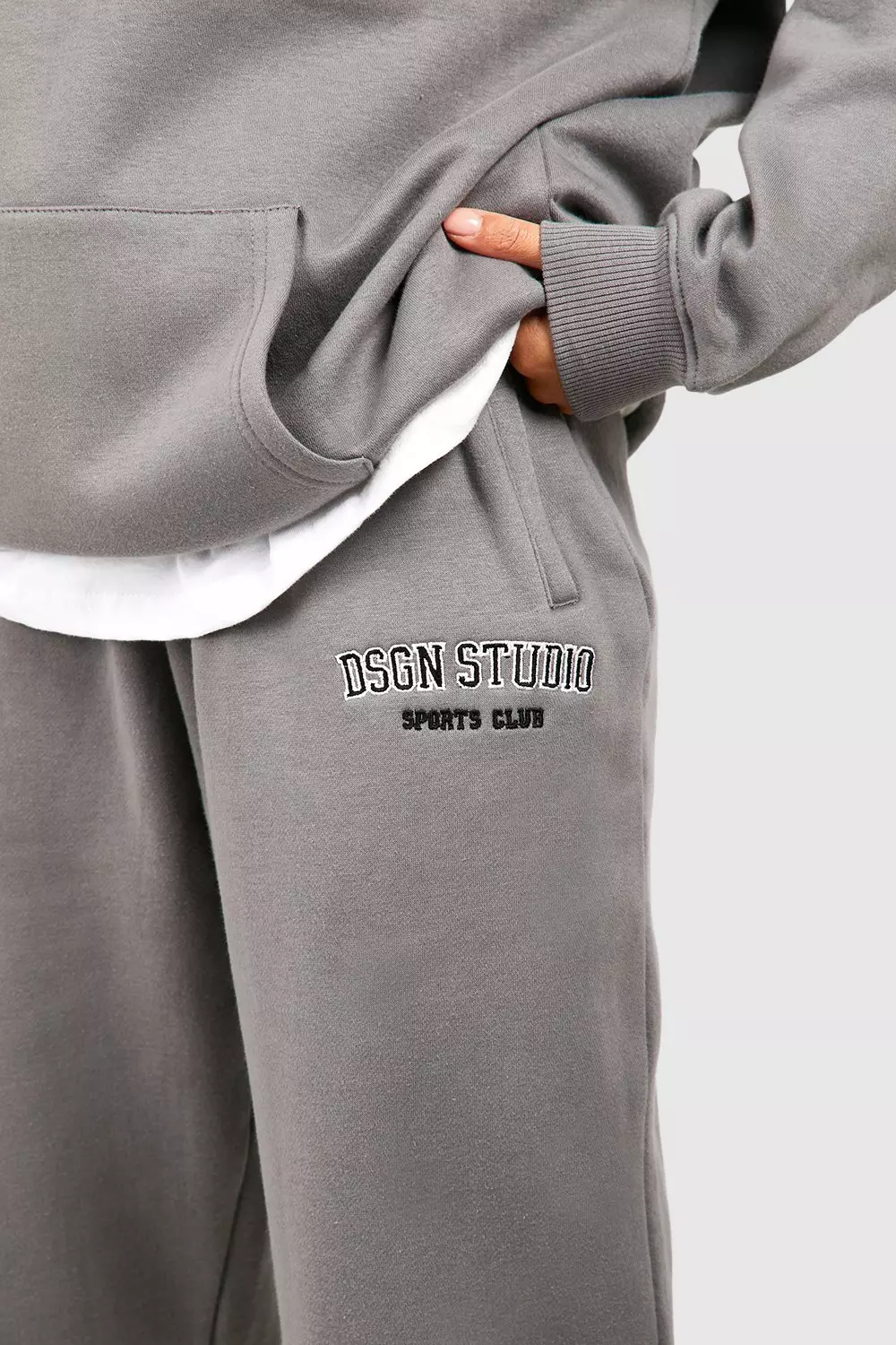 Navy Dsgn Studio Applique Oversized Jogger alternative image