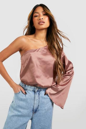 Satin One Shoulder Flare Blouse mocha