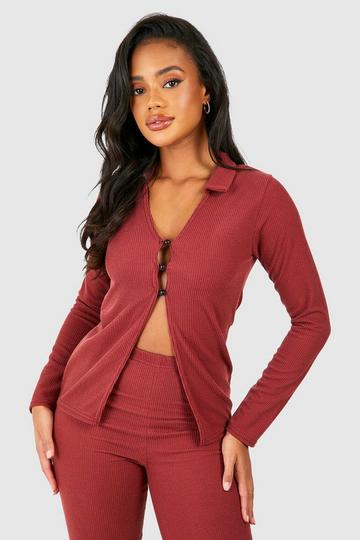 Ribbed Collared Longline Button Up Top merlot