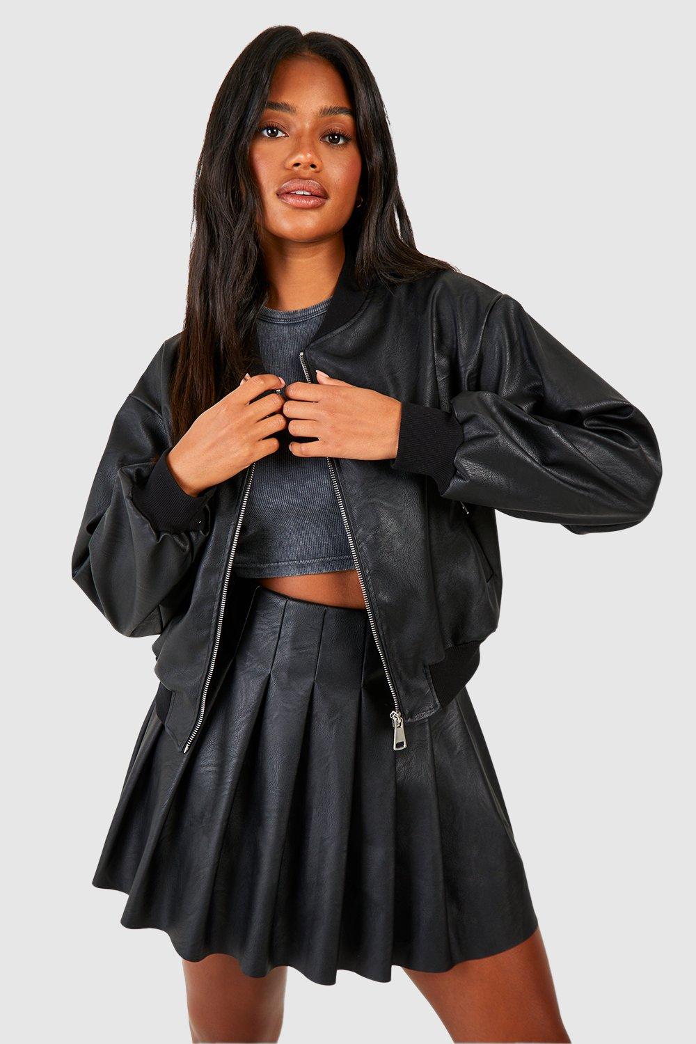 Xichang | Black Faux Leather Short Pleated Skirt