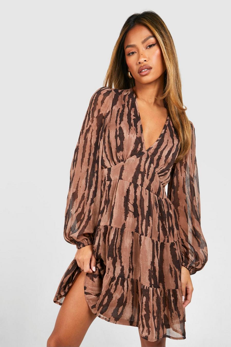 Gestuftes Chiffon-Smokkleid mit Animalprint, Brown