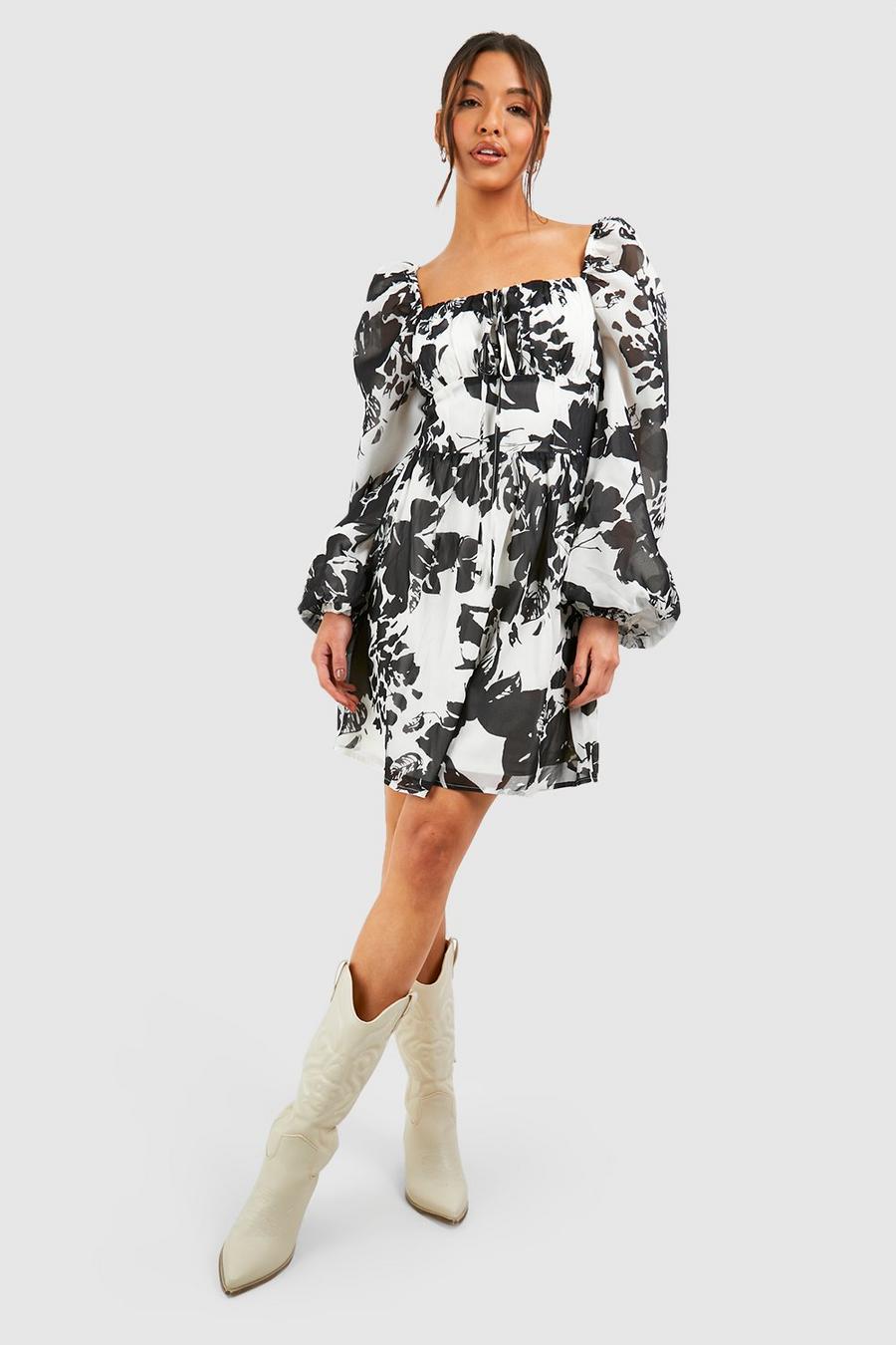 Vestido mini estilo mesonera con pecho fruncido y estampado de flores, Cream image number 1
