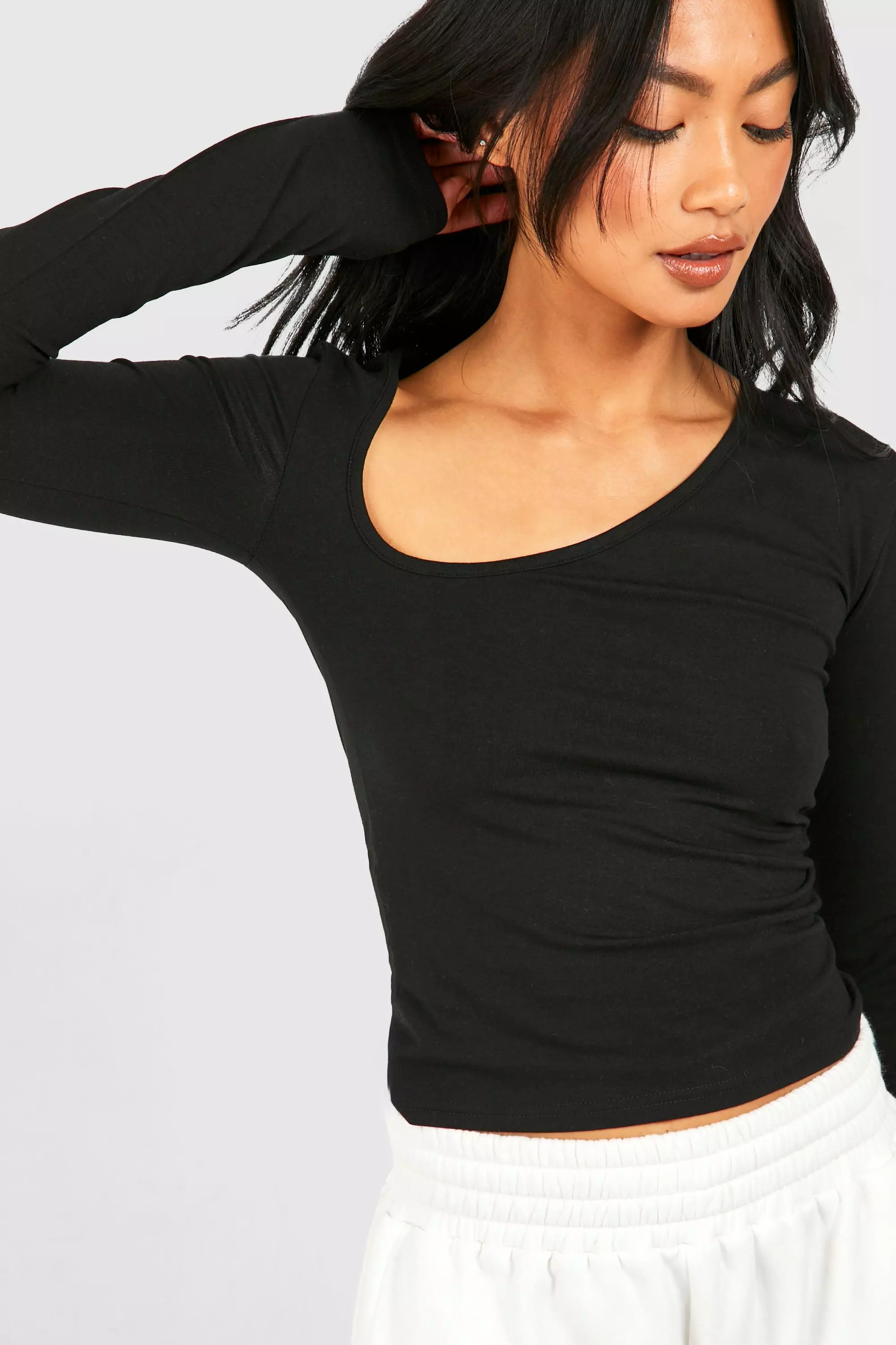 Light grey Jersey Super Soft Asymmetric Cut Out Top   صورة بديلة