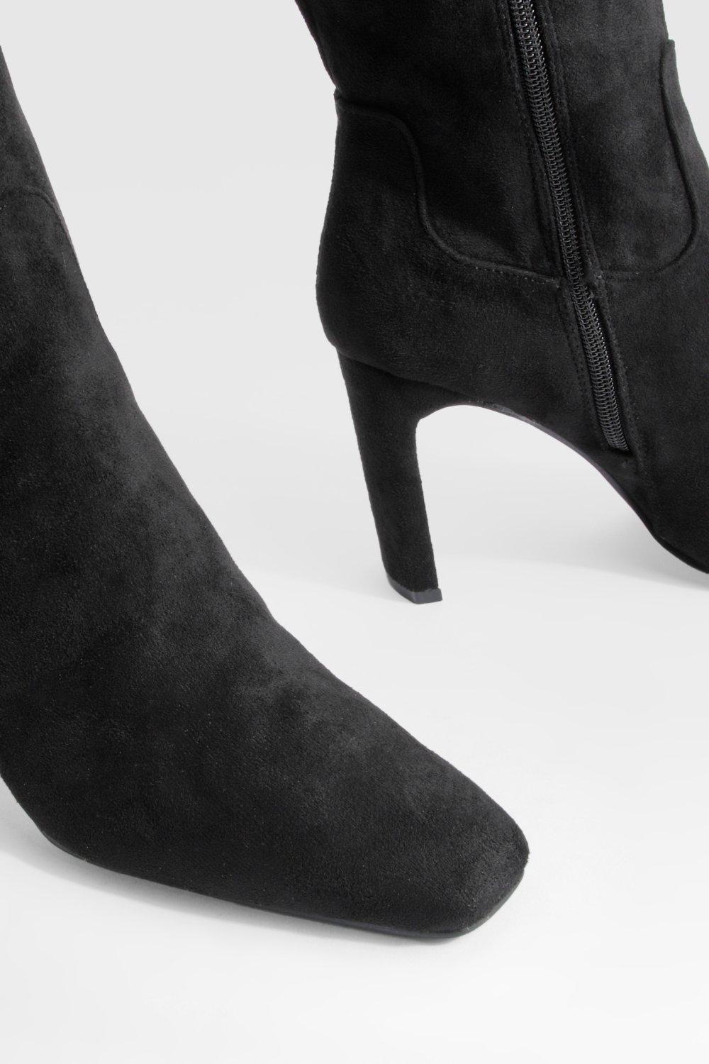 Flat heel 2025 suede boots