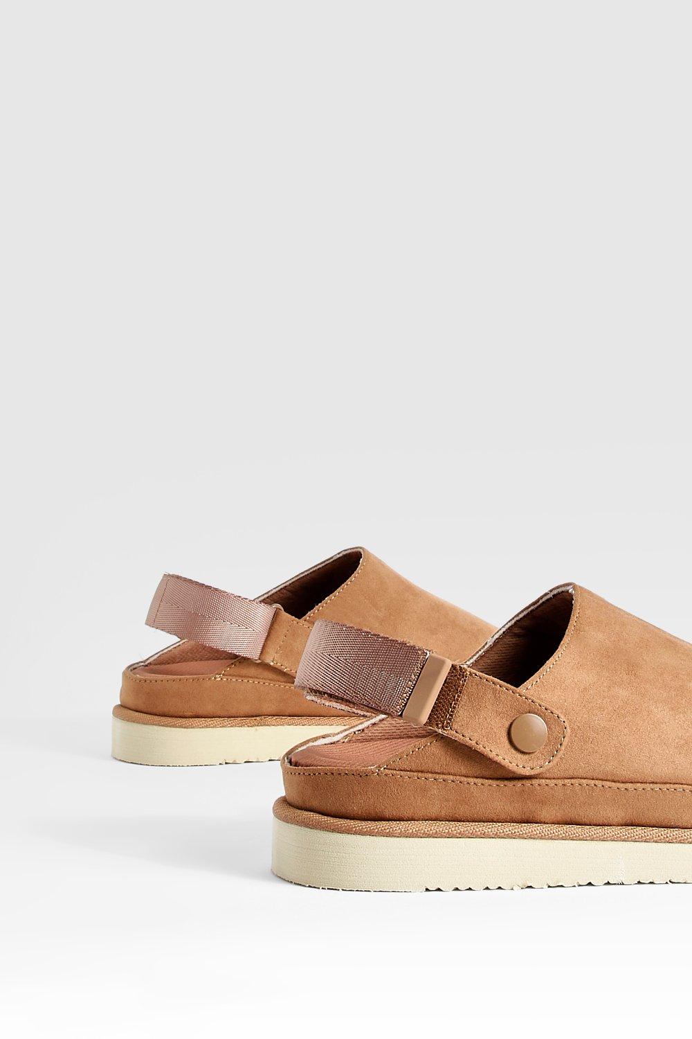 Low heel best sale clarks clogs
