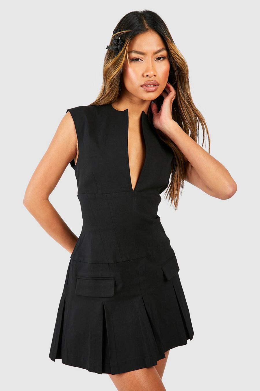 Vestido mini entallado plisado con corte en el escote, Black image number 1