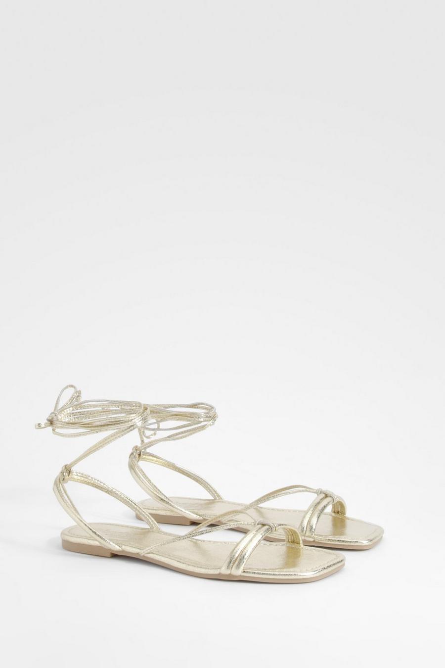 Sandali a calzata ampia metallizzati con laccetti alla caviglia, Gold