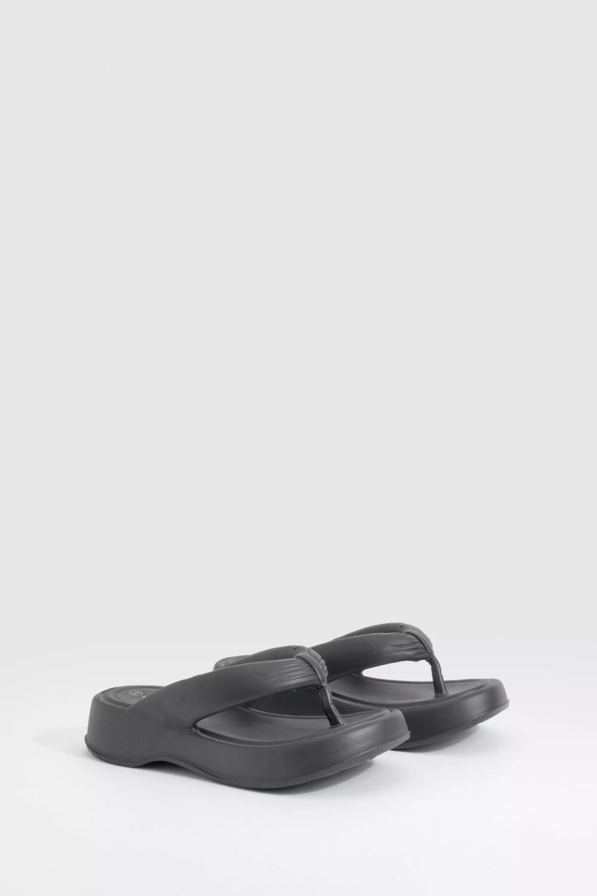 White  Chunky Platform Square Toe Flip Flops   صورة بديلة